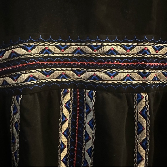 Embroidered black tunic - Picture 5 of 7